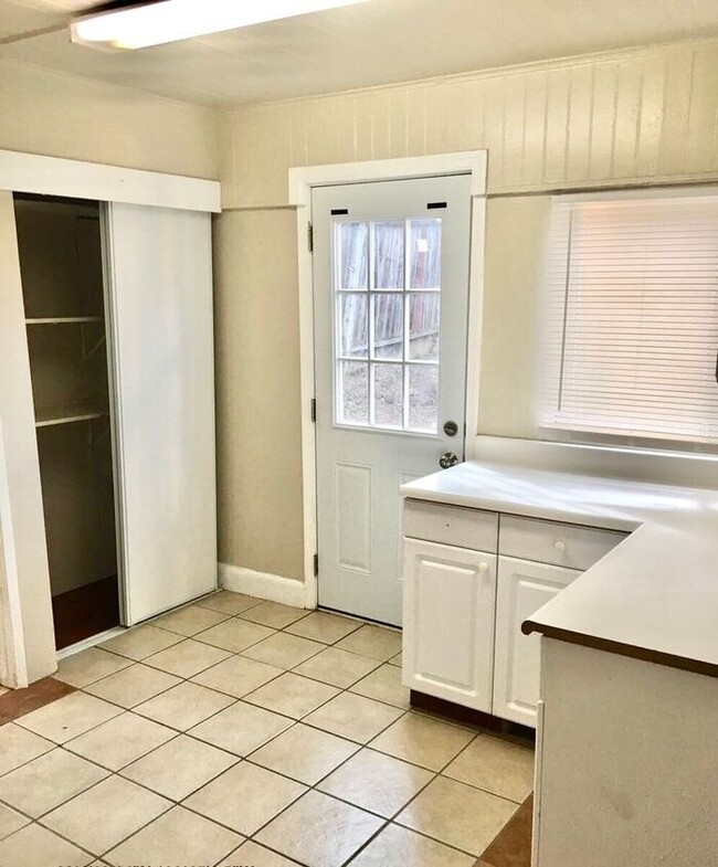 Building Photo - 2 bed 2 bath House in Vallejo - AVAILABLE ...