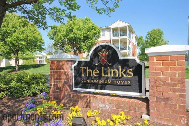Building Photo - The Links Condominiums