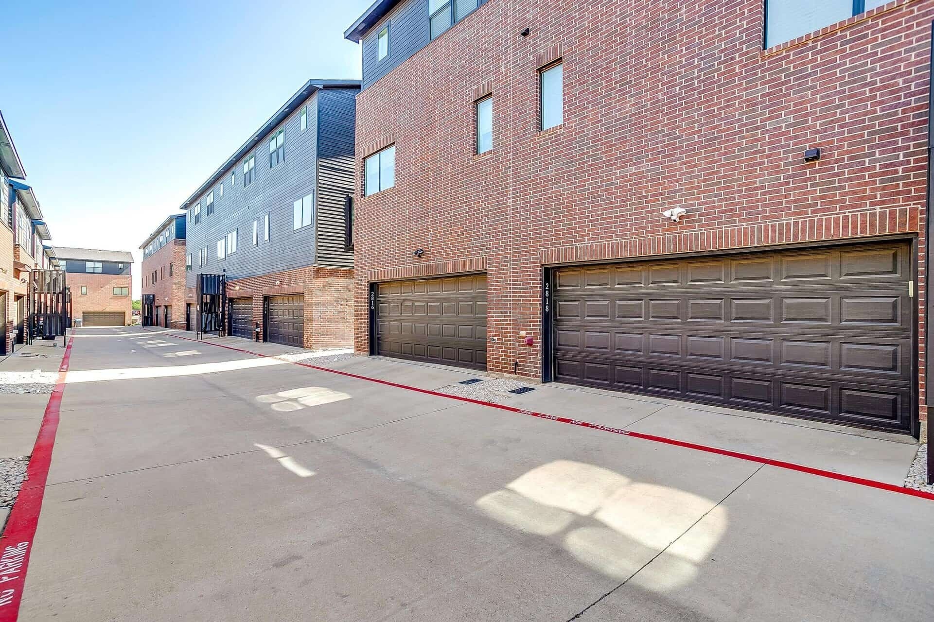Building Photo - 2818 Addison Park Ln
