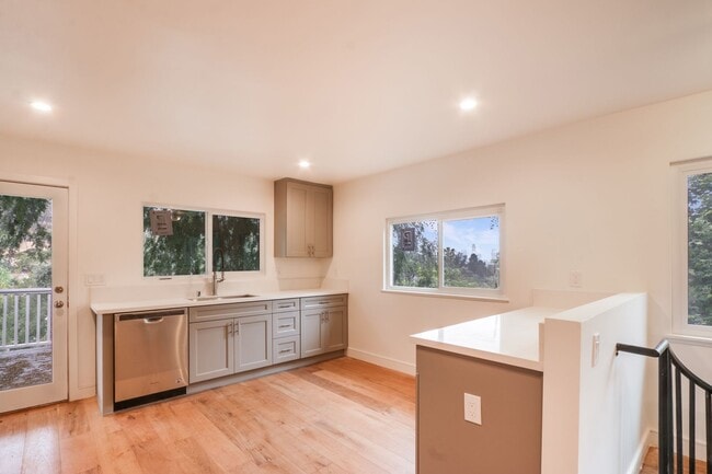 Building Photo - 2042 N Alvarado St