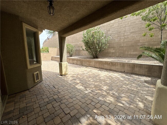 Building Photo - 2768 Craigmillar St