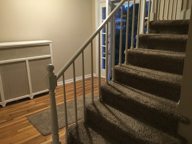 Building Photo - 714 Station Ave