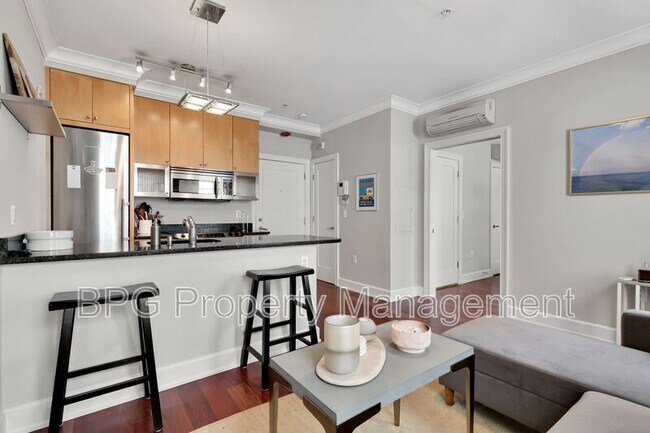 Building Photo - 1121 24th St NW