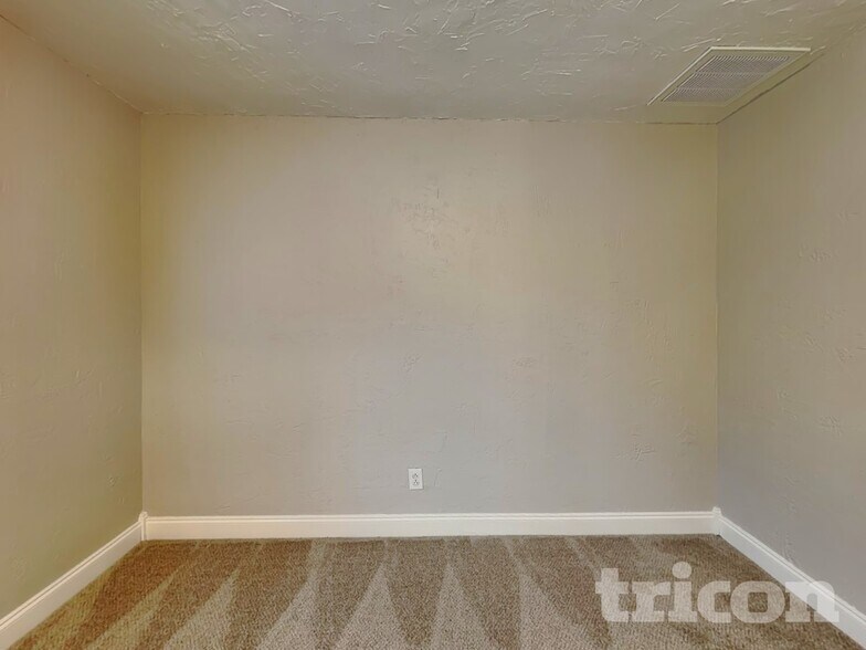 Building Photo - 21123 Rio Oro Dr