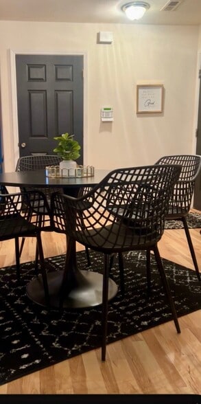 Building Photo - 4420 Eaves Ln