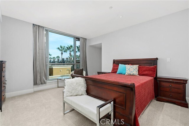 Building Photo - 5042 Scholarship