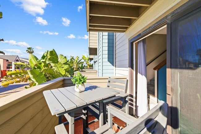 Building Photo - 731 Seacoast Dr