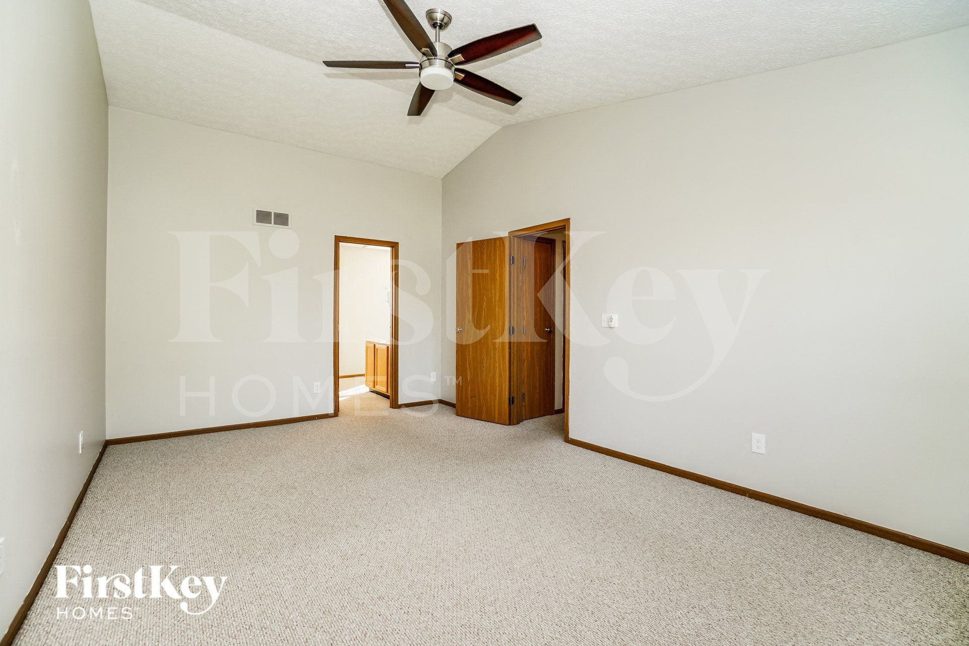 Building Photo - 5856 Oldenburgh Way