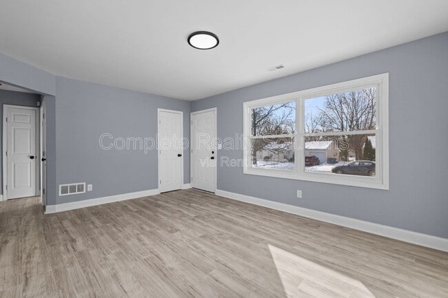 Building Photo - 9722 Lorna Ln