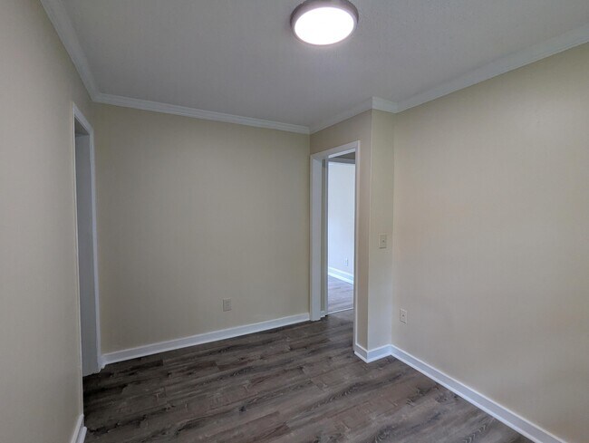 Building Photo - 2820 Argyle Dr NW