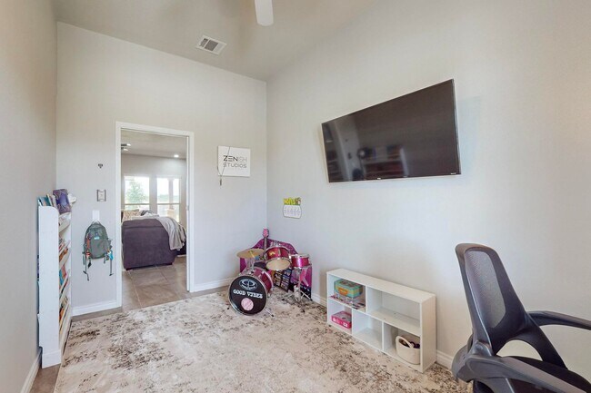 Building Photo - Lakeview Bliss: Your Dream Home Awaits! Community Pool and Park