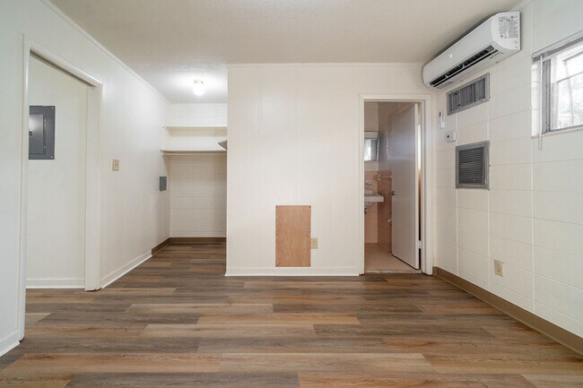 Building Photo - 1312#3 N. Adams St