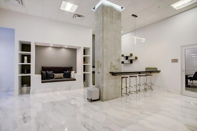 Building Photo - 5925 Almeda Rd