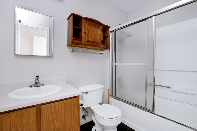 Building Photo - Stunning 3 Bedroom - 2.5 Bath Home for Rent!