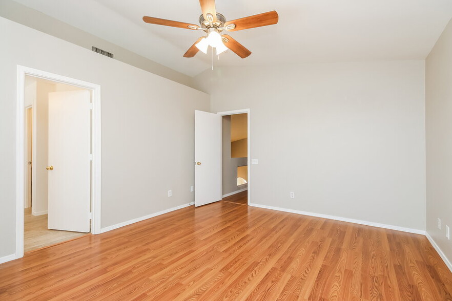 Building Photo - 4711 E Silverwood Dr