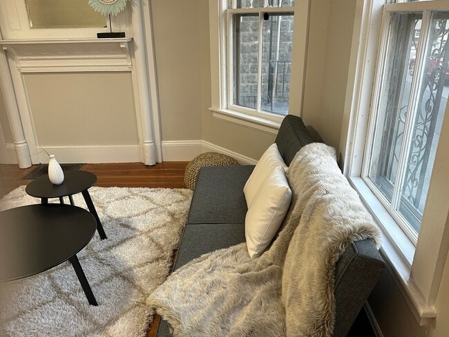 Building Photo - 54 Bonair St