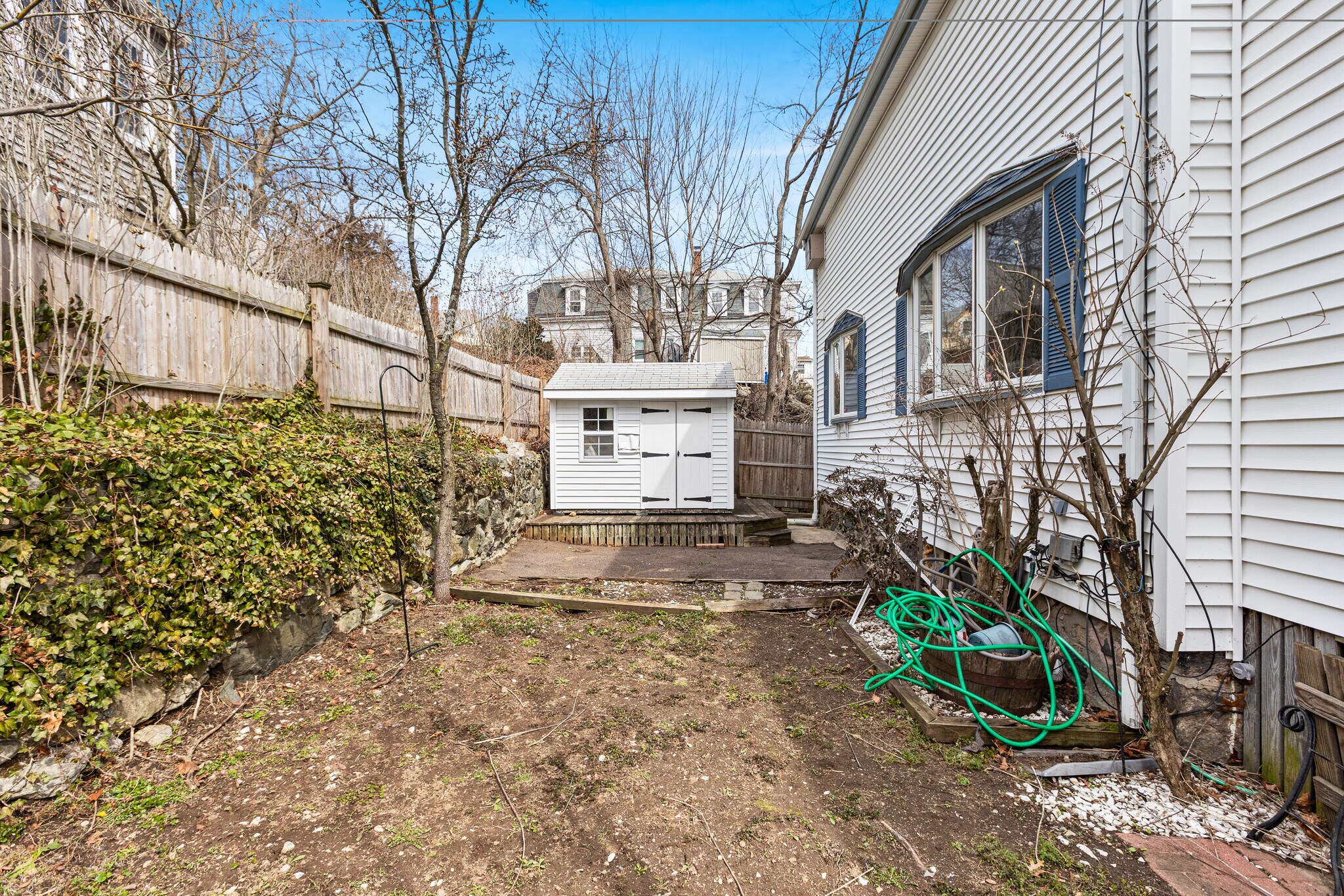 Building Photo - 1 Oak Grove Ct