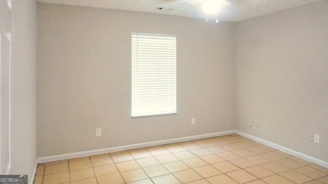 Building Photo - 6112 Green Acres Dr SW