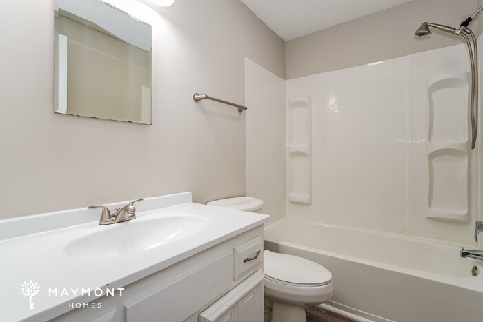 Building Photo - 2710 Moundcrest St