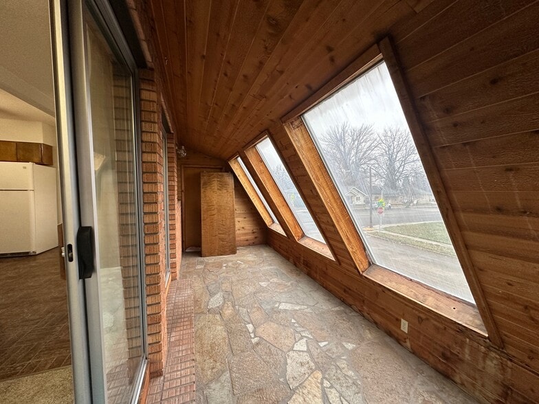 Building Photo - 603 N 6th St