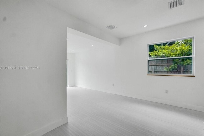 Building Photo - 1430 Michigan Ave