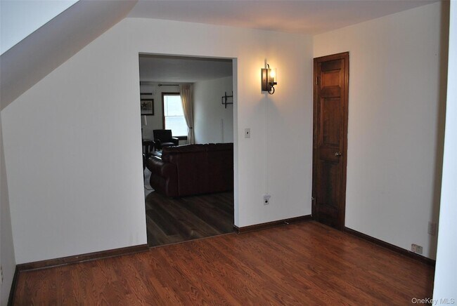 Building Photo - 25 Hathorn Rd