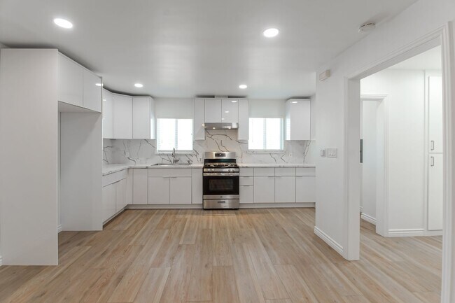 Building Photo - 16730-16730 Crenshaw Blvd