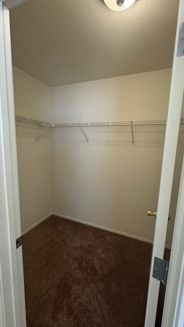 Building Photo - Welcome Home 3 or 4 BDRM SW Las Vegas