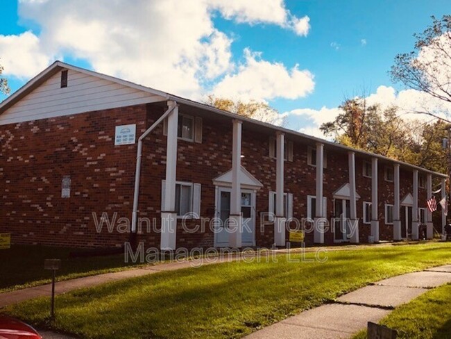 Building Photo - 659-669 South Shore Drive