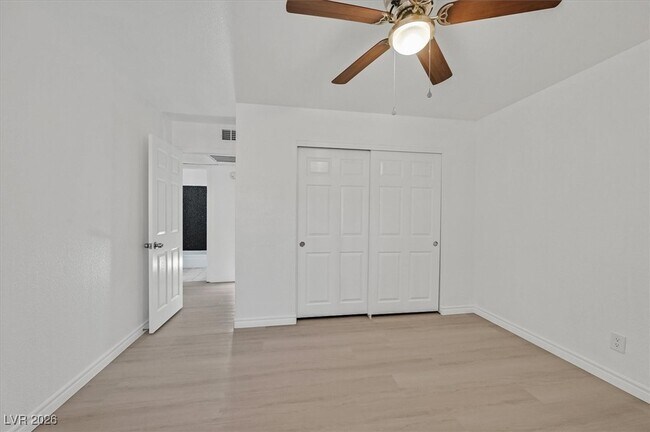 Building Photo - 5499 Indian River Dr