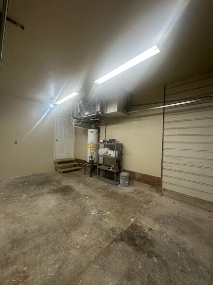 Building Photo - 1316 Eastview Dr