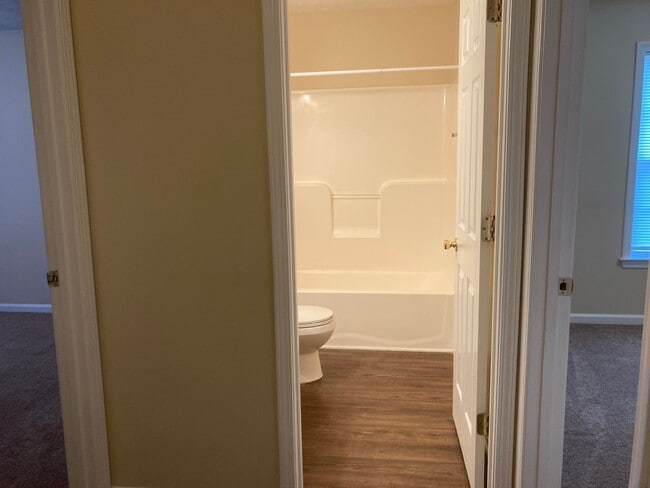 Building Photo - 109 Kestrel Ct