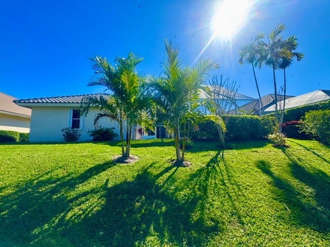 Building Photo - 7686 La Corniche Cir