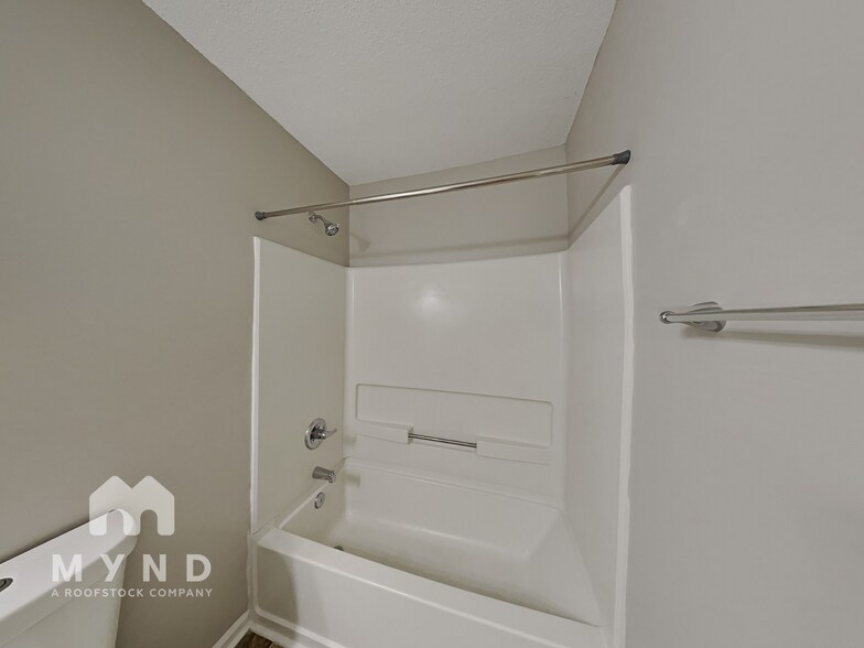 Building Photo - 206 Brandon Ridge Cir