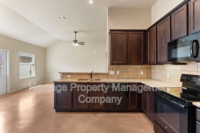 Building Photo - 2541 Pahmeyer Rd