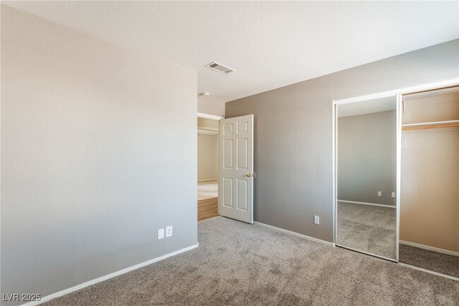 Building Photo - 4013 Madrone Dr