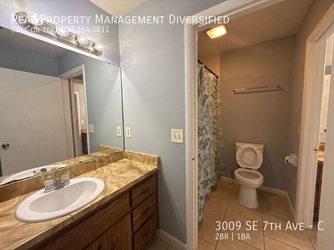 Building Photo - 3009 SE 7th Ave