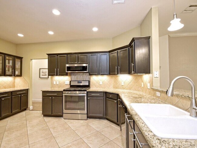 Building Photo - 1110 Fossil Cove