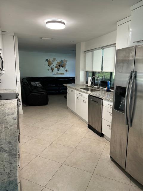 Building Photo - 2400 SW 86th Ave