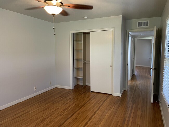 Building Photo - 3713 Aransas St