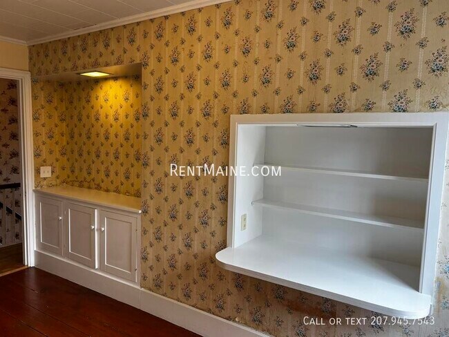 Building Photo - 92 Main Rd N