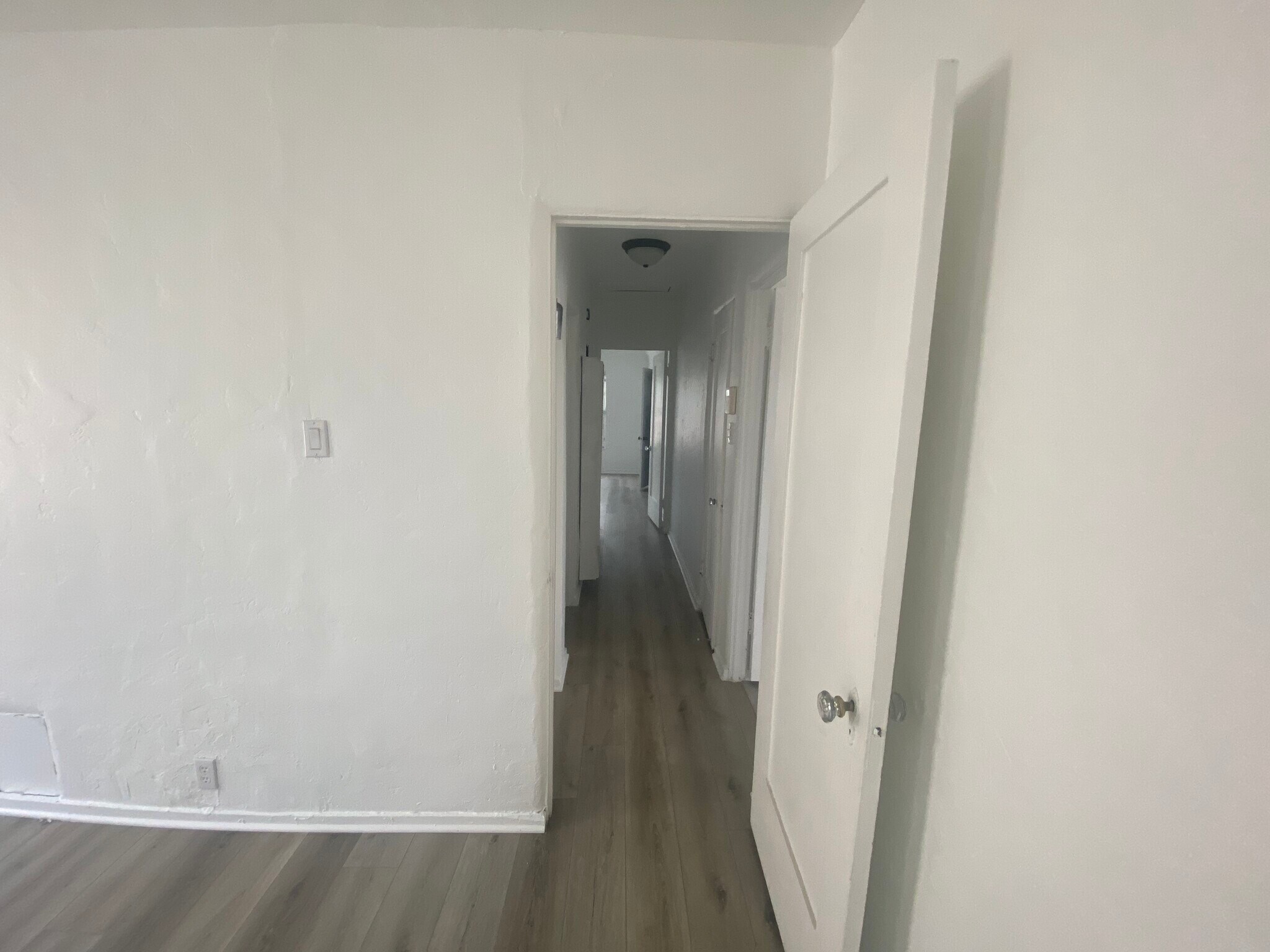 Long hallway - 2702 W 43rd Pl