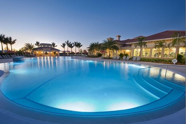 Building Photo - 2 bedroom, 2 bathroom attached villa home ...