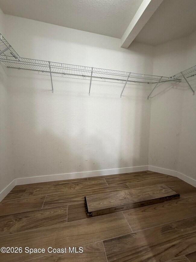 Building Photo - 105 Turpial Way