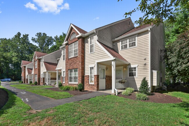 Building Photo - 20 Janet Cir