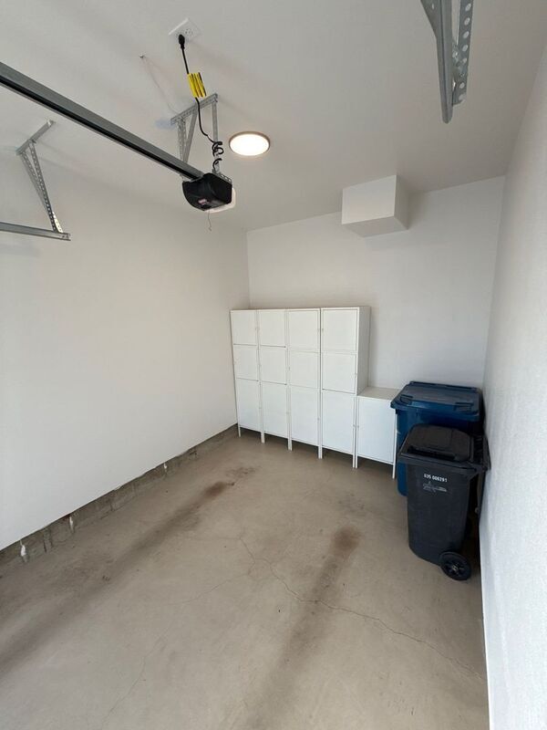 Building Photo - 5913 Blue River Dr SE