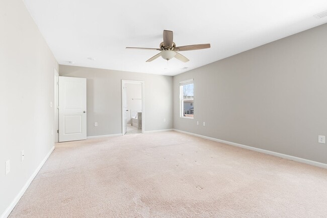 Building Photo - Beautiful 3 bedroom home on a corner lot!