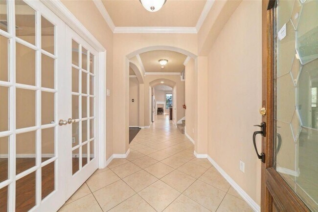 Building Photo - 2051 Brodie Ln