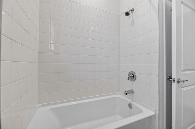 Building Photo - 2425 Bending Bonsai Dr