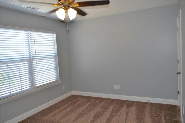 Building Photo - 482 Flowering Magnolia Dr